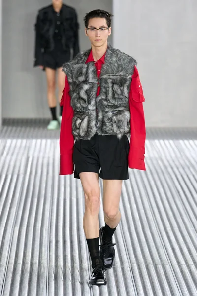 Look 19